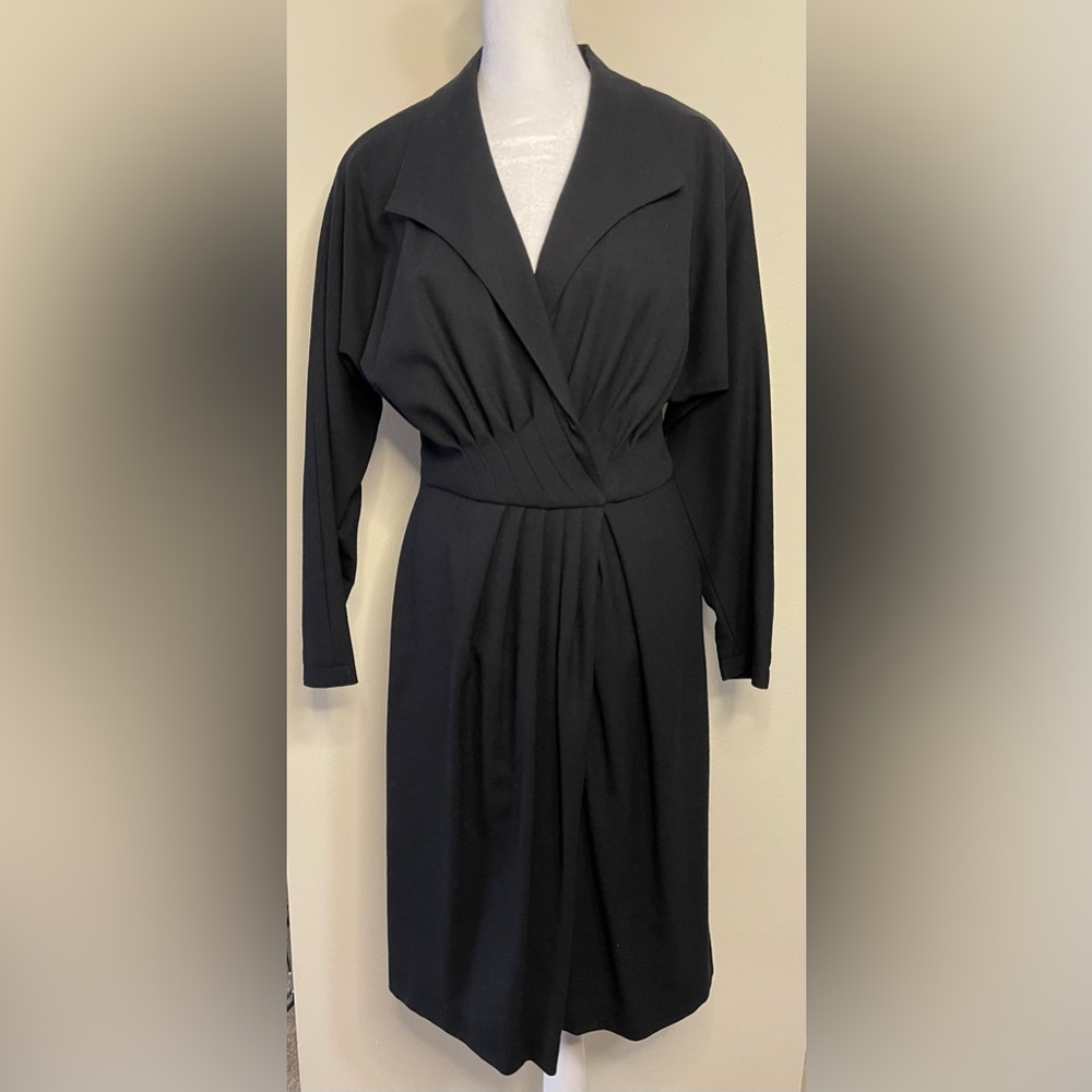 Pia Rucci Women’s Black Vintage Dress 100 % Wool Wrap  Long Sleeves Size 10. NWT